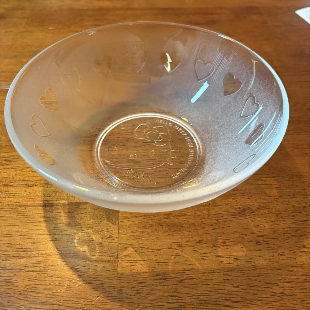 Hello Kitty‎ 40th Anniversary Frosted Glass Bowl With Heart Design RARE!
